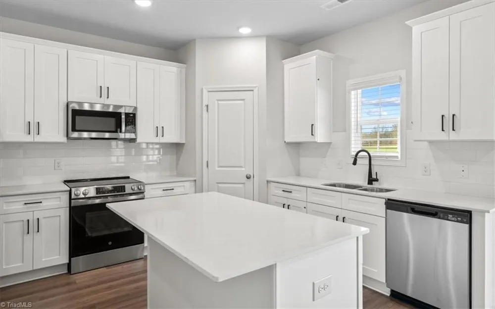 4196 Emmas Way East Bend, NC 27018