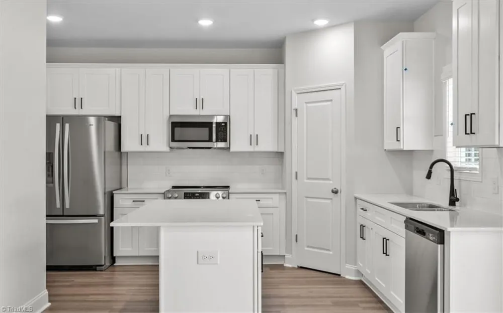4196 Emmas Way East Bend, NC 27018