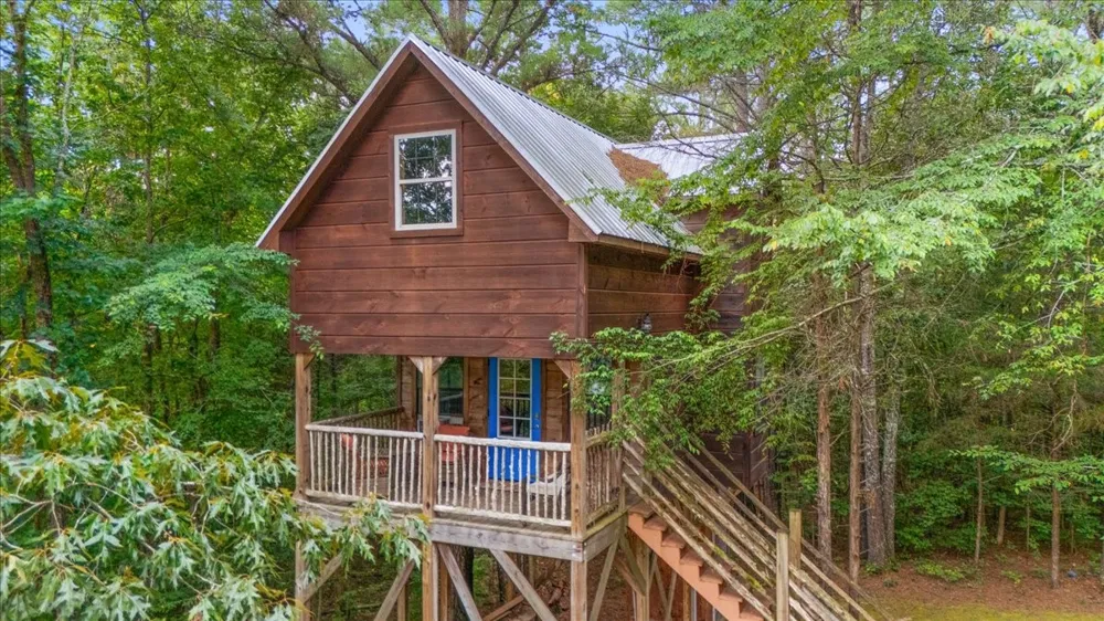 4250 Four Seasons Rd Smithville, TN 37166