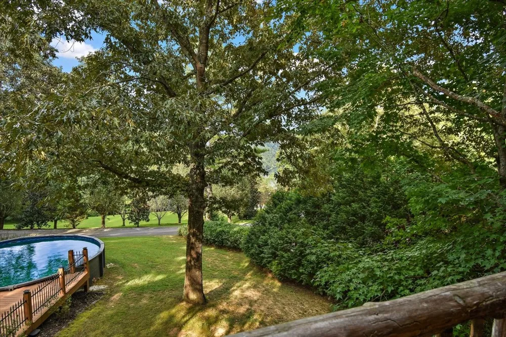 4250 Four Seasons Rd Smithville, TN 37166