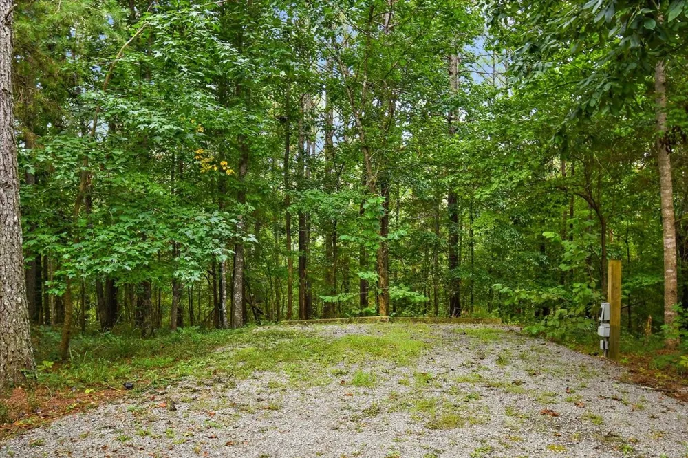4250 Four Seasons Rd Smithville, TN 37166