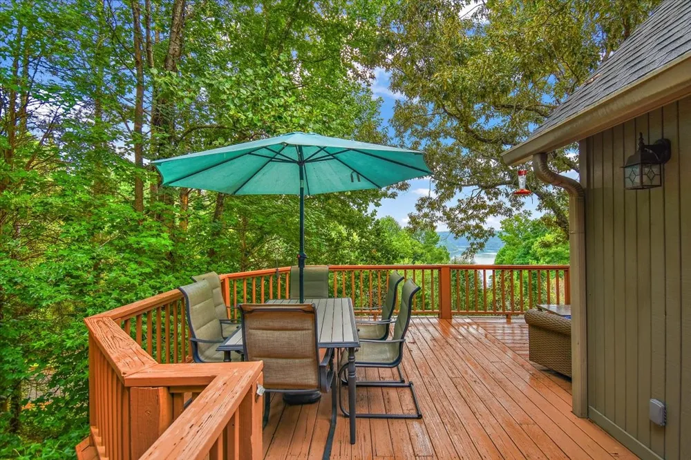4250 Four Seasons Rd Smithville, TN 37166