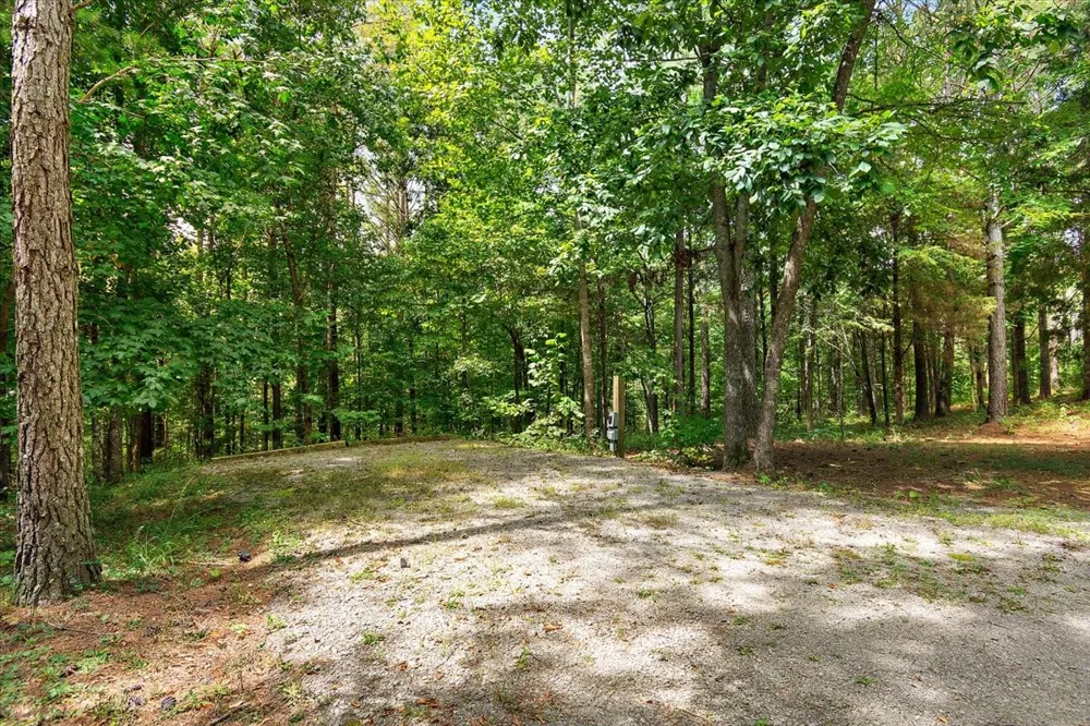 4250 Four Seasons Rd Smithville, TN 37166