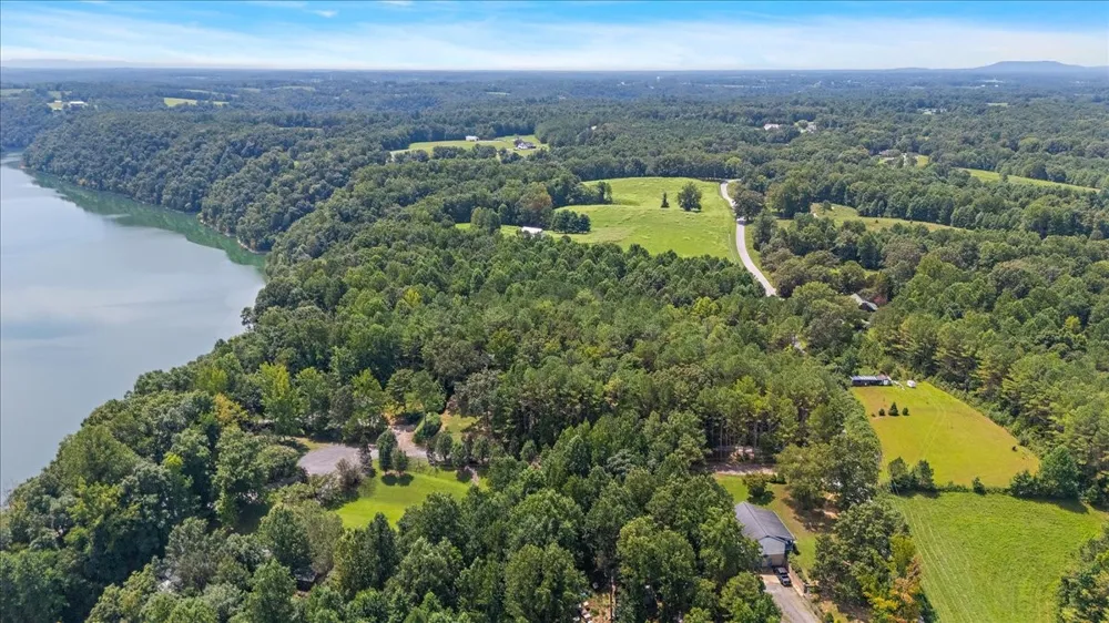4250 Four Seasons Rd Smithville, TN 37166