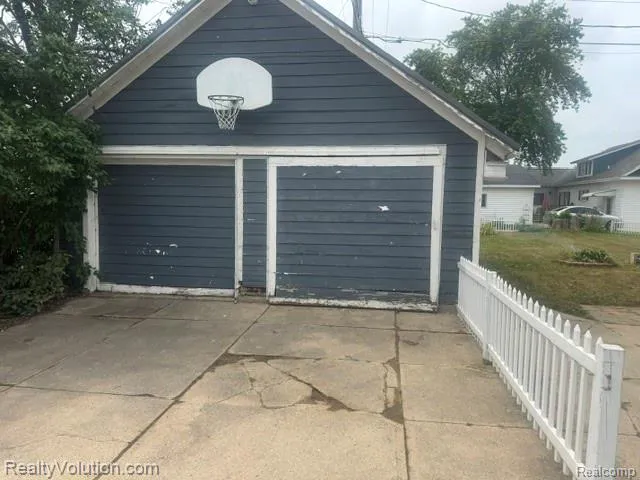 17 James Street Pigeon Village, MI 48755
