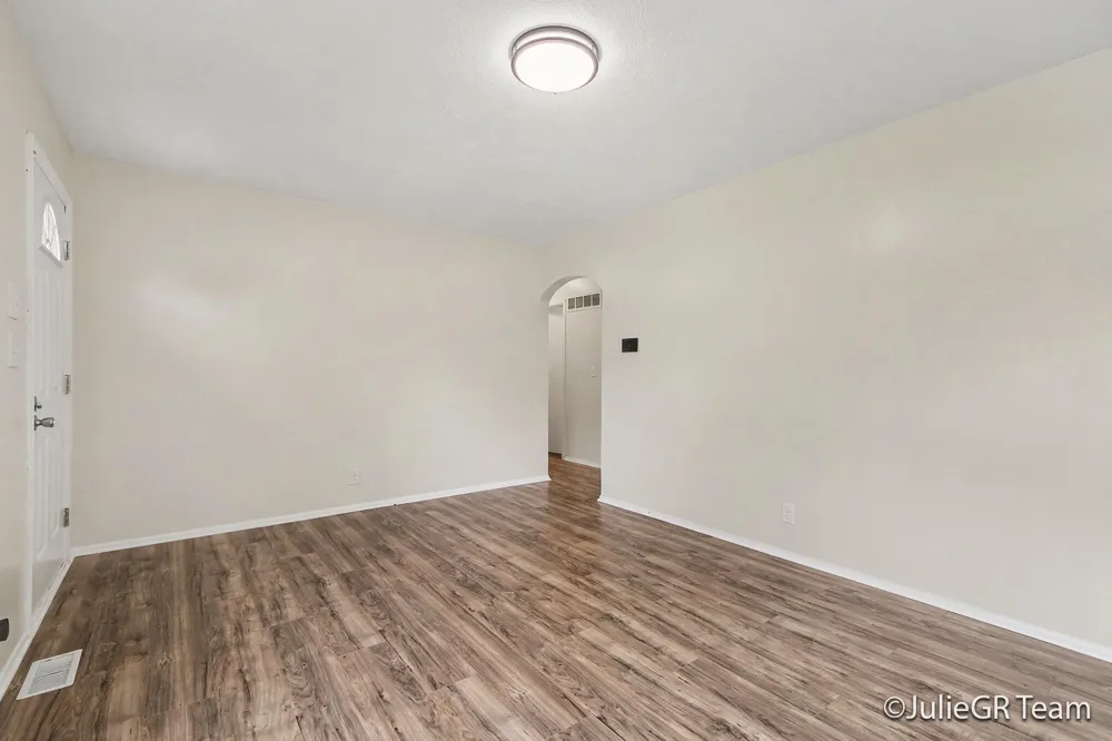 1534 Katrina Drive SE Kentwood City, MI 49508