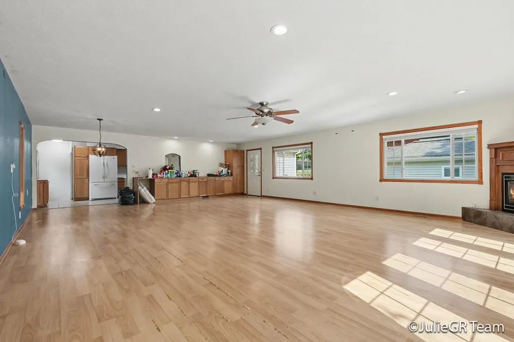 1534 Katrina Drive SE Kentwood City, MI 49508