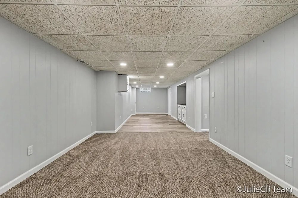1534 Katrina Drive SE Kentwood City, MI 49508