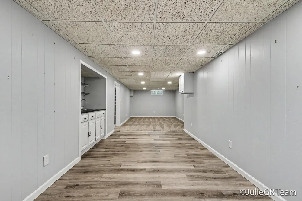 1534 Katrina Drive SE Kentwood City, MI 49508