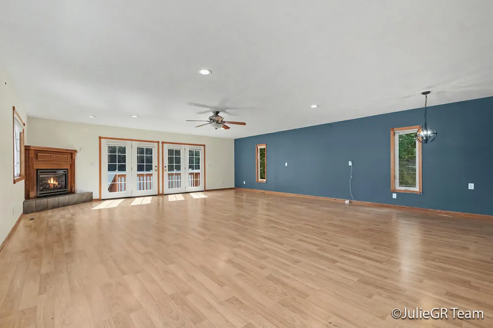 1534 Katrina Drive SE Kentwood City, MI 49508
