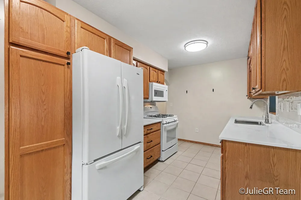 1534 Katrina Drive SE Kentwood City, MI 49508