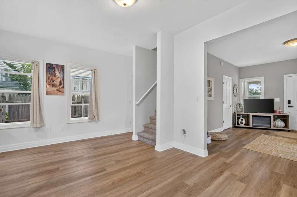 637 Leonard Street NE Grand Rapids City, MI 49503
