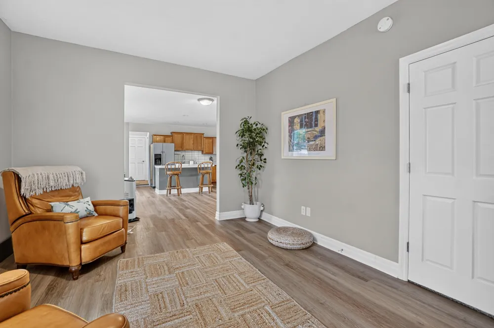 637 Leonard Street NE Grand Rapids City, MI 49503