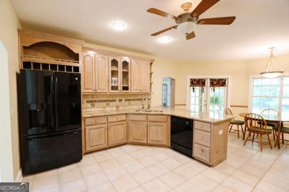 206 Enclave LN Newnan, GA 30263
