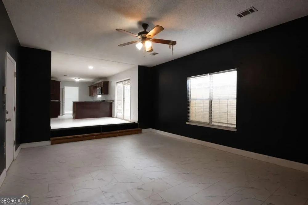 4127 Kingship DR Ellenwood, GA 30294