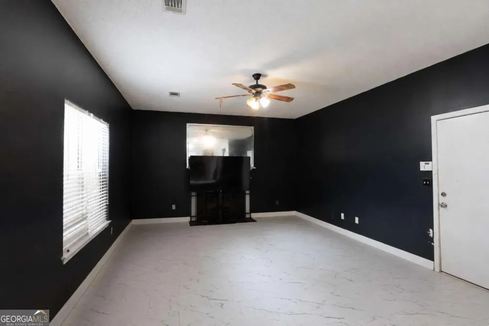 4127 Kingship DR Ellenwood, GA 30294
