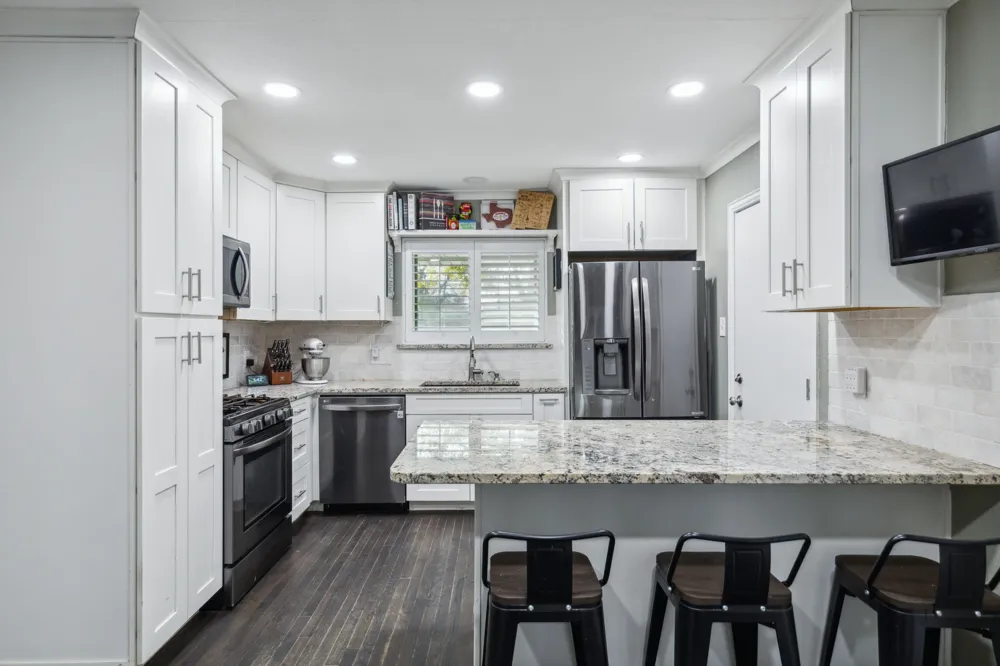 8938 Angleton Place Dallas, TX 75243