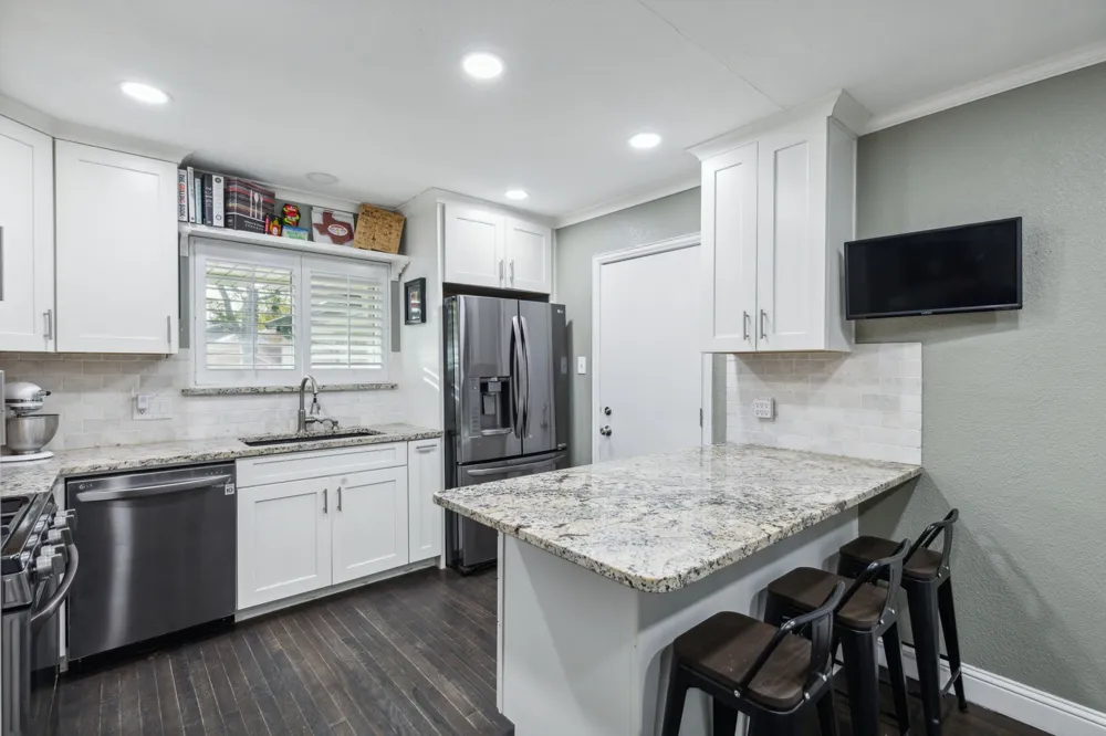 8938 Angleton Place Dallas, TX 75243