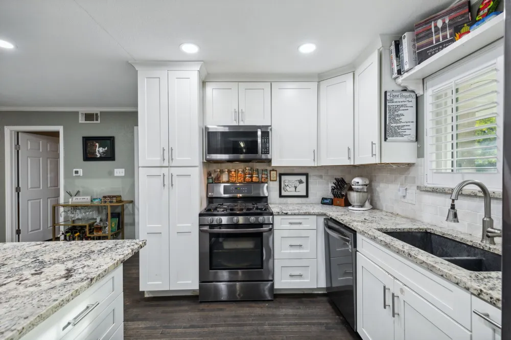 8938 Angleton Place Dallas, TX 75243