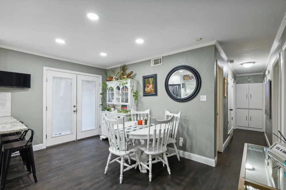 8938 Angleton Place Dallas, TX 75243