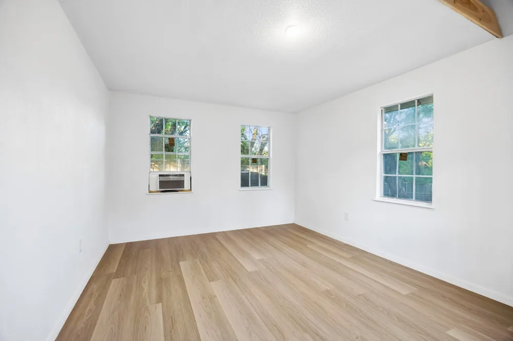8938 Angleton Place Dallas, TX 75243