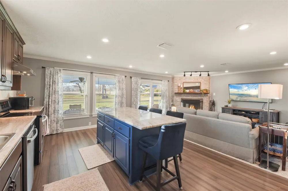 4620 Springfield Lane Brenham, TX 77833