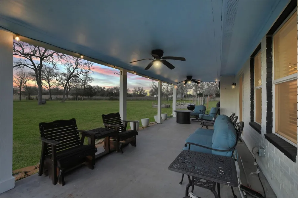 4620 Springfield Lane Brenham, TX 77833