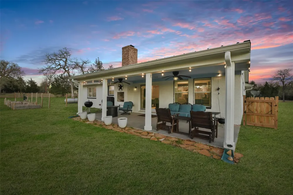 4620 Springfield Lane Brenham, TX 77833