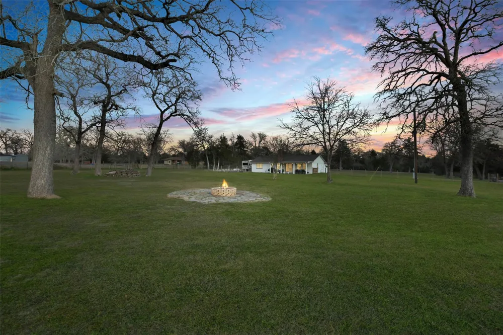 4620 Springfield Lane Brenham, TX 77833