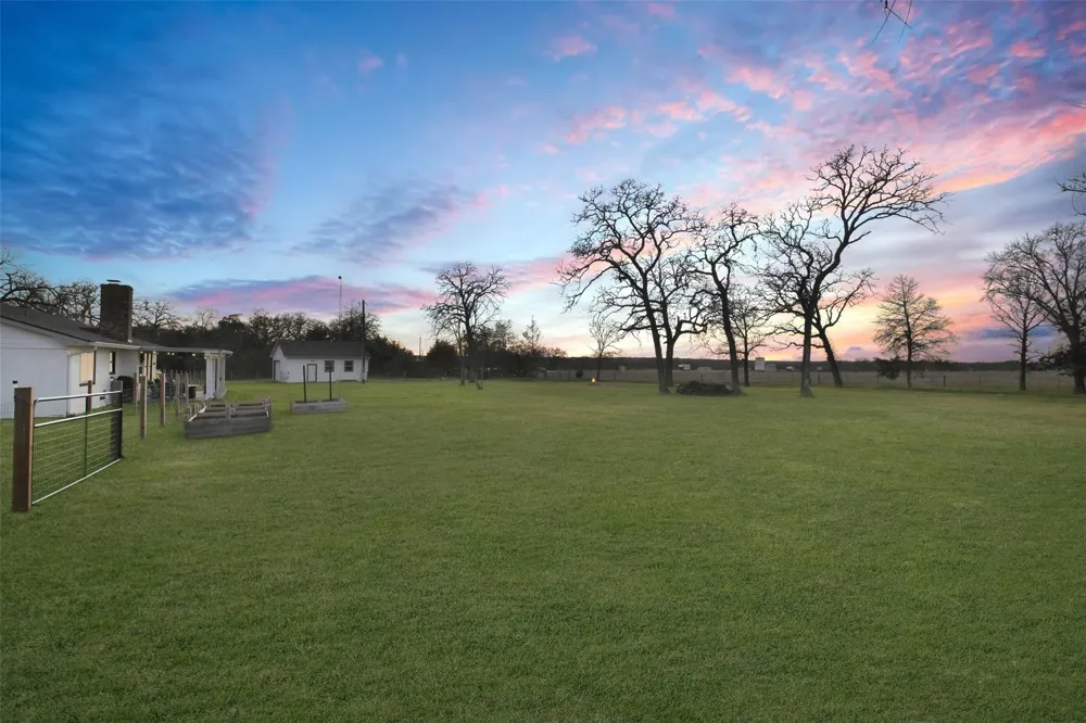 4620 Springfield Lane Brenham, TX 77833