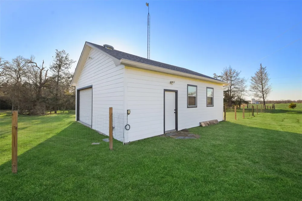 4620 Springfield Lane Brenham, TX 77833