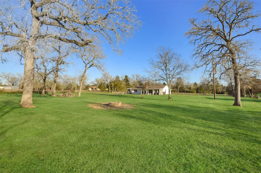 4620 Springfield Lane Brenham, TX 77833