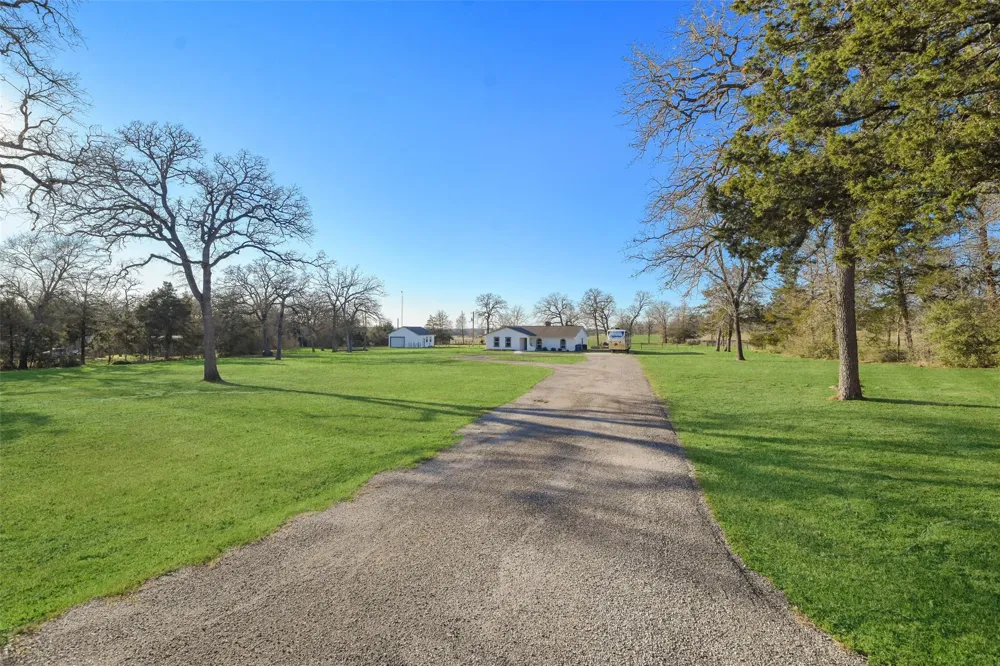 4620 Springfield Lane Brenham, TX 77833