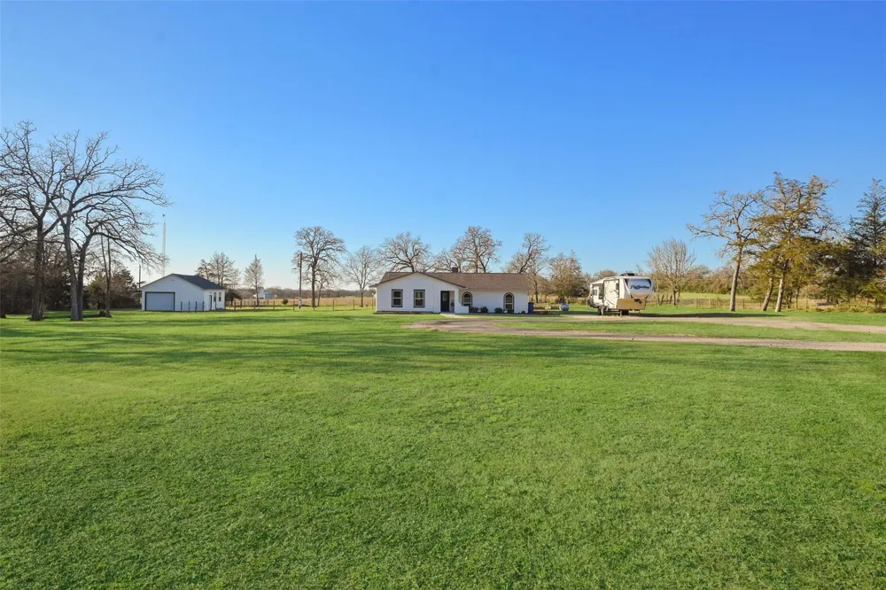 4620 Springfield Lane Brenham, TX 77833