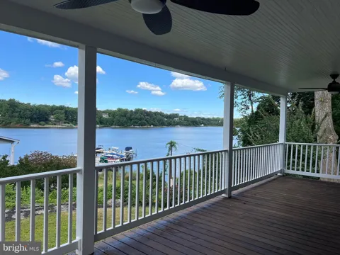 504 WALNUT DRIVE