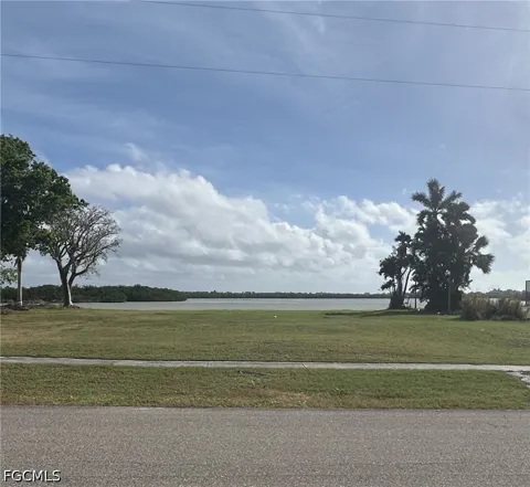 Caxambas Drive