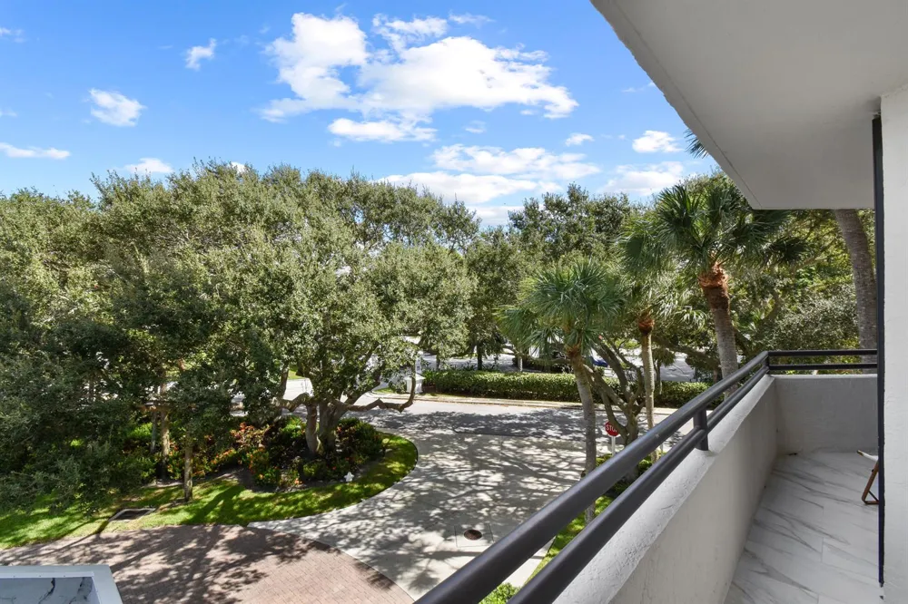 3322 CASSEEKEY ISLAND ROAD #302 Jupiter, FL 33477