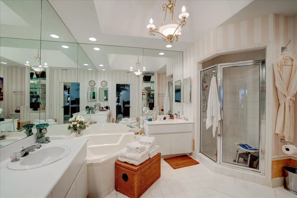 6244 GRAYCLIFF DRIVE #C Boca Raton, FL 33496