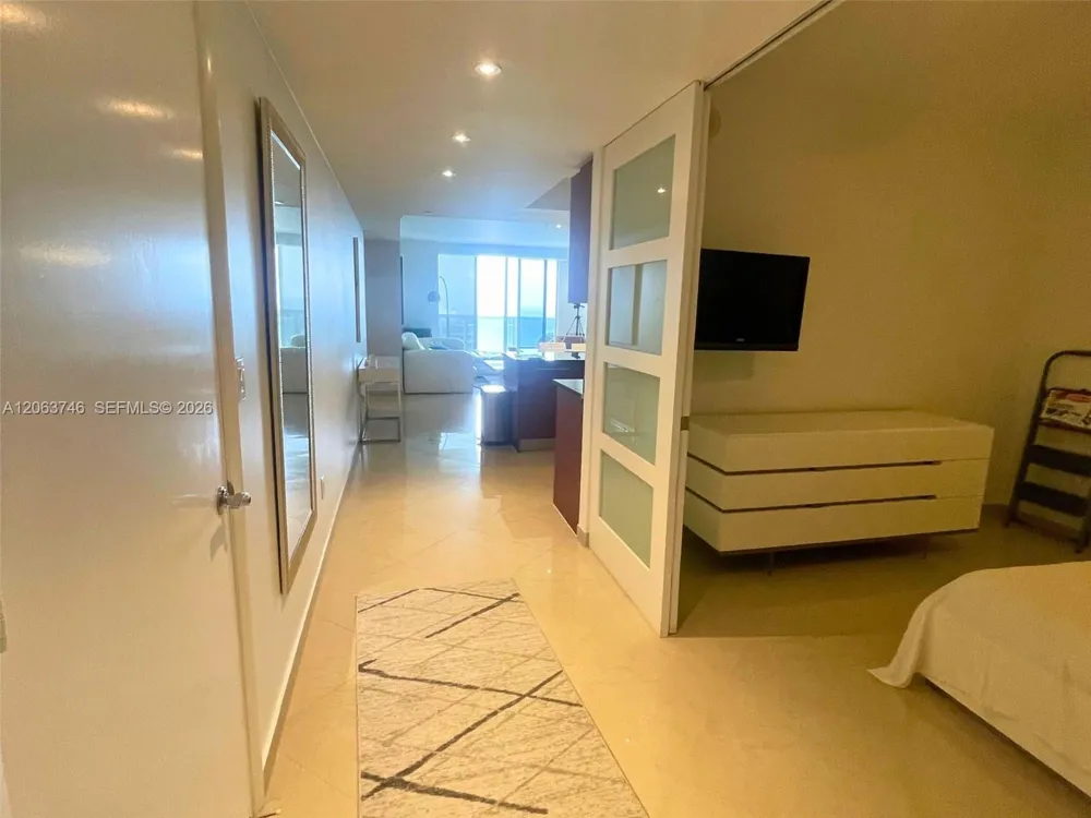 1830 S Ocean Dr #3011 Hallandale Beach, FL 33009