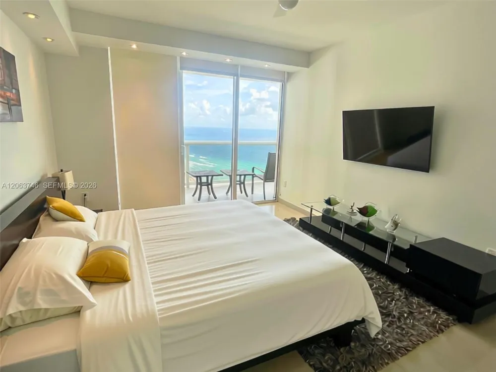 1830 S Ocean Dr #3011 Hallandale Beach, FL 33009