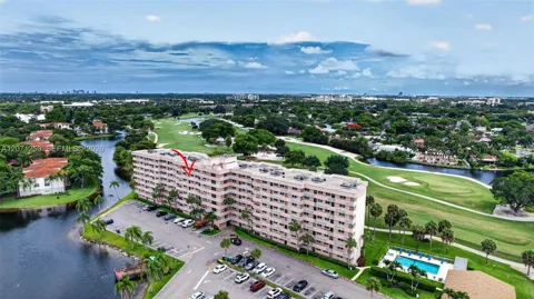 250 Jacaranda Dr #703