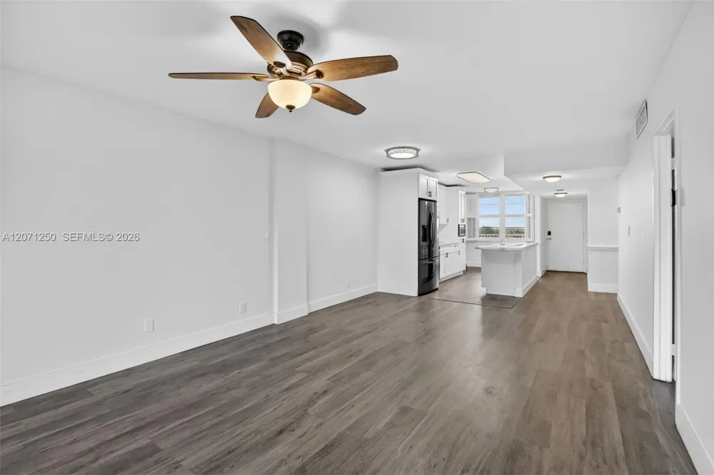 250 Jacaranda Dr #703 Plantation, FL 33324
