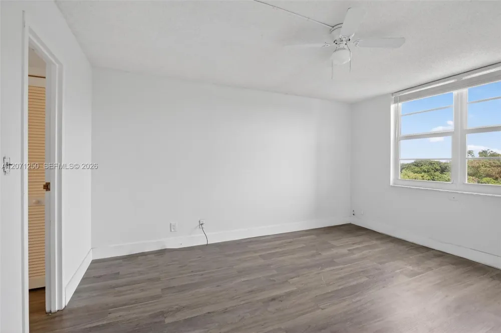 250 Jacaranda Dr #703 Plantation, FL 33324