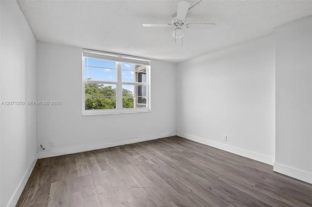 250 Jacaranda Dr #703 Plantation, FL 33324