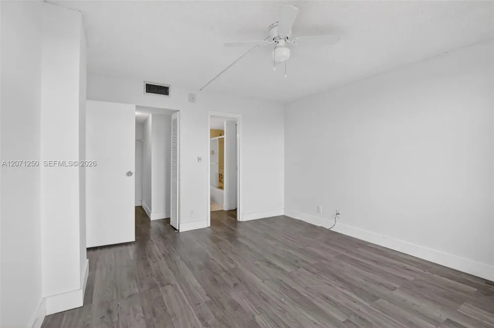 250 Jacaranda Dr #703 Plantation, FL 33324