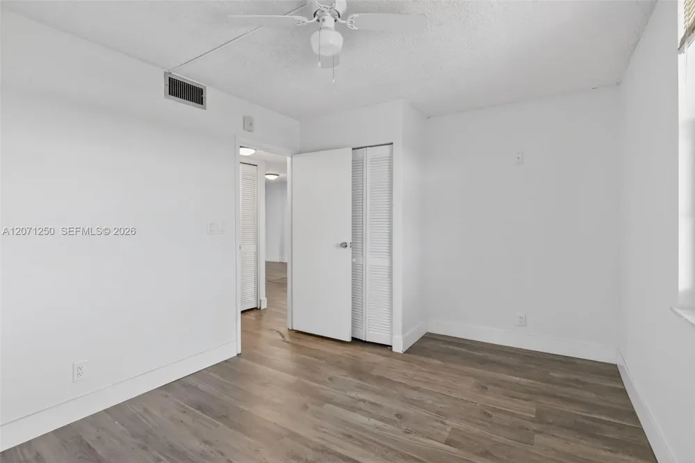 250 Jacaranda Dr #703 Plantation, FL 33324