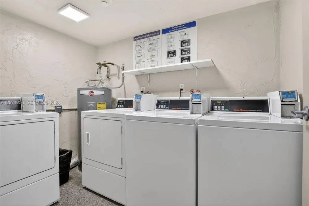 250 Jacaranda Dr #703 Plantation, FL 33324