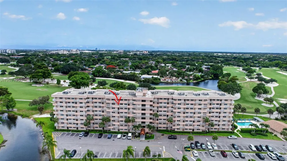 250 Jacaranda Dr #703 Plantation, FL 33324