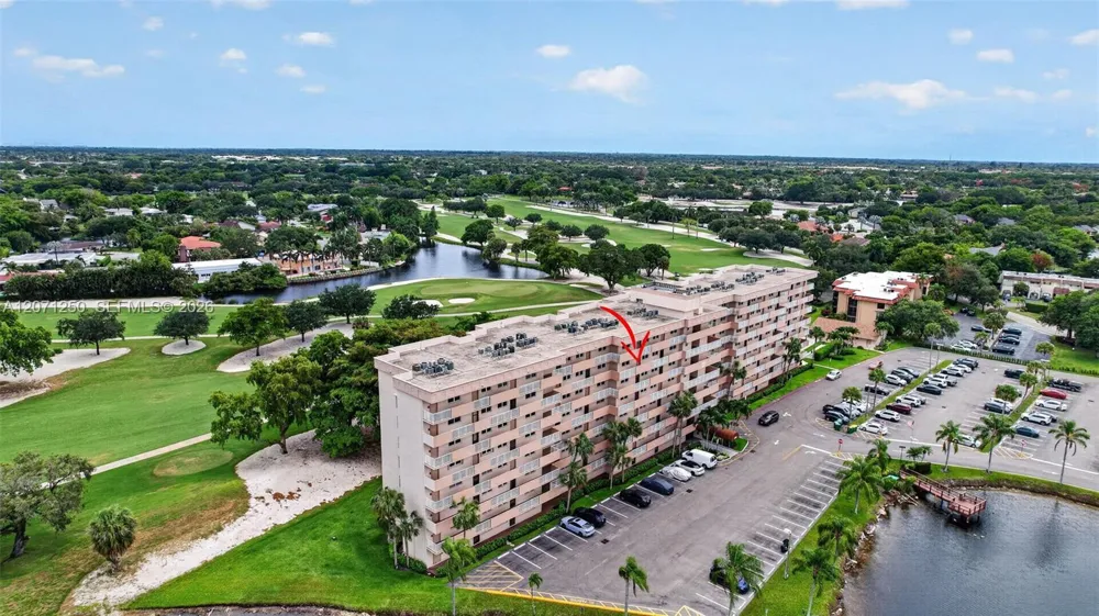 250 Jacaranda Dr #703 Plantation, FL 33324