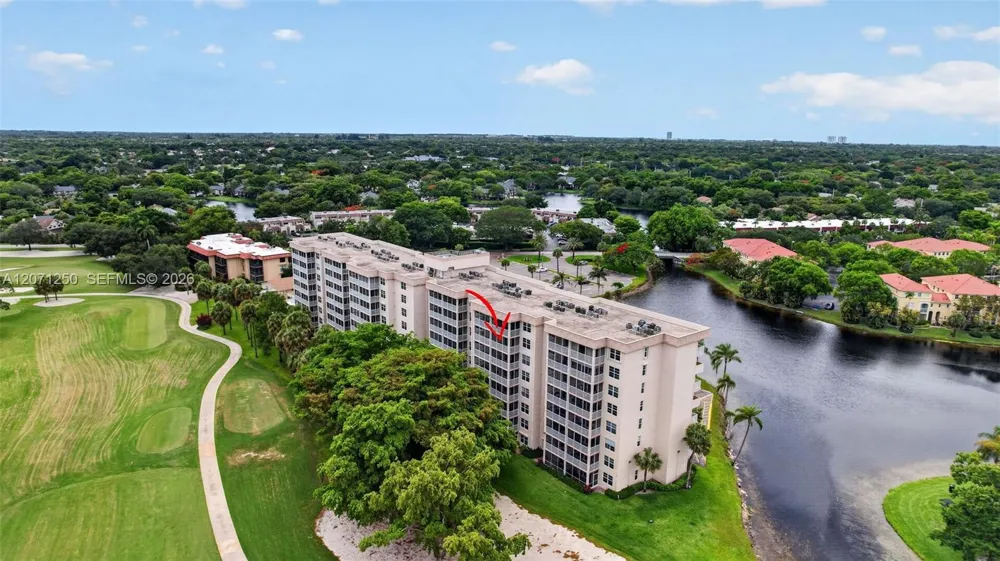 250 Jacaranda Dr #703 Plantation, FL 33324
